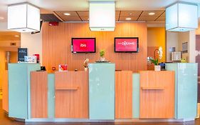 Ibis Como